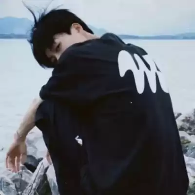 雍恨云